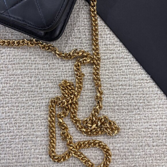 Authentic CHANEL black lambskin single flap classic crossbody single flap - Picture 8 of 16